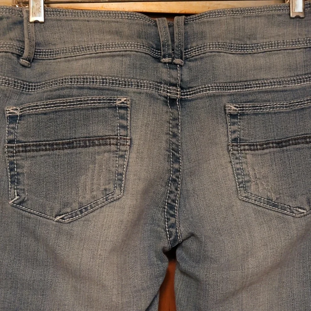 P&P Distressed Jeans - Picture 5 of 7